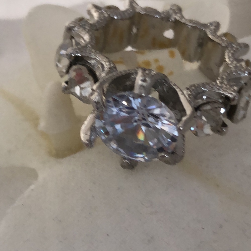 LAST ONE‼️ Silver White Sapphire Big Diamond Ring - Picture 16 of 16